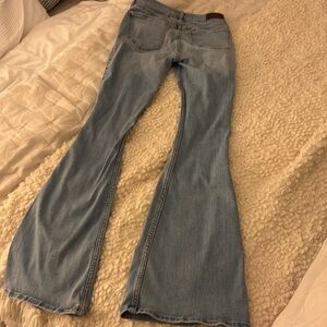 Hollister Low Rise Flare Jeans Size 24 Length 31. Good used condition.